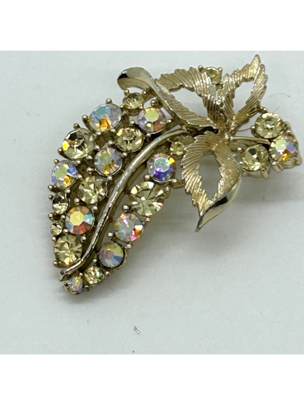 Vintage Lisner Gold Tone Leaf Brooch With Aurora Borealis Rhinestones Signed Pin - Picture 2 of 14